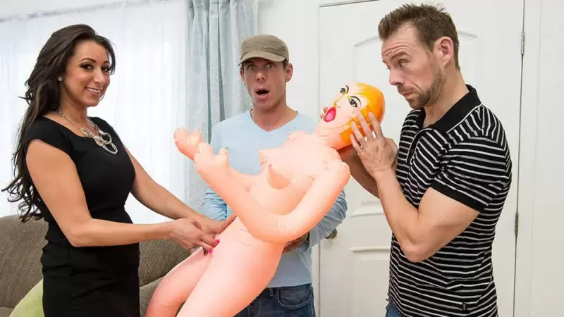 كايليين هي دميتهم الجنسية الشخصية – افلام سكس