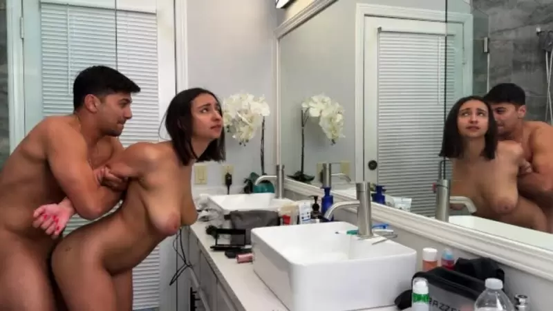 ميش قادرة اركز في المكياج بقوة الدعس على كسي ناااار – نيك عنيف