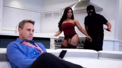 السرقة تتحول إلى نيك عنيف مع الزوجة الممحونة , افلام سكس حصرية